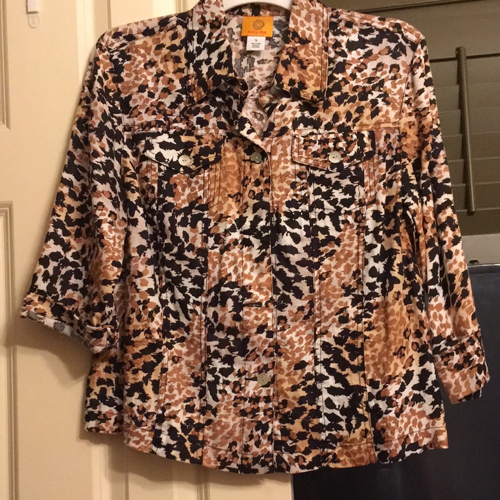 Ruby Rd leopardlike print 3/4 sleeves button up top or light jacket